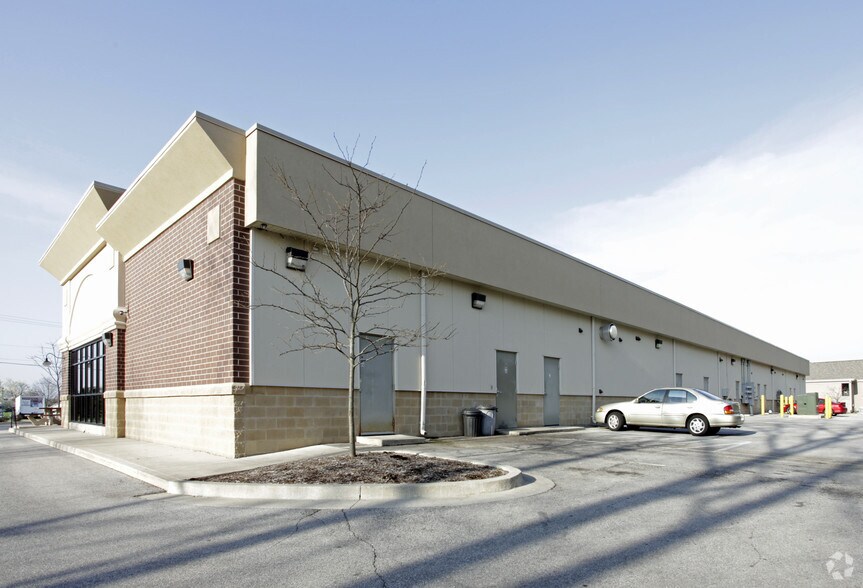 1125 E DuPont Rd, Fort Wayne, IN à vendre - Photo du bâtiment - Image 3 de 7