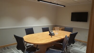 60 Avon Meadow Ln, Avon, CT for lease Interior Photo- Image 1 of 3