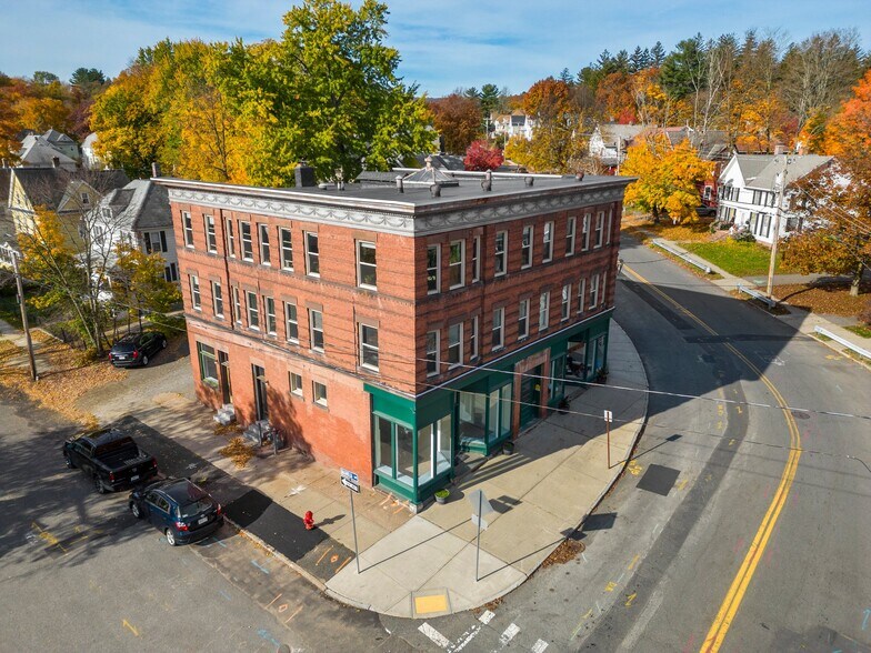 226-228 Sargeant St, Holyoke, MA à louer - Photo du bâtiment - Image 3 de 30