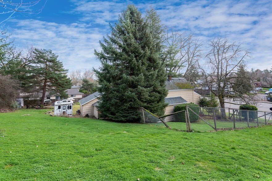 12533 SE Sunnyside Rd, Clackamas, OR à vendre - Photo du bâtiment - Image 3 de 22