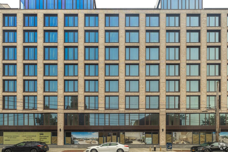 30-55 Vernon Blvd, Long Island City, NY à vendre - Photo du bâtiment - Image 3 de 5