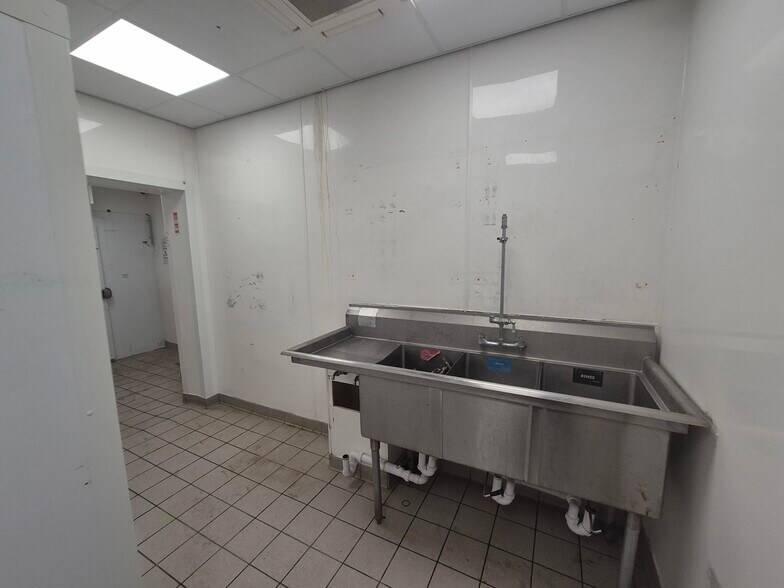 13 Banks Rd, Wirral à louer - Photo du bâtiment - Image 3 de 5