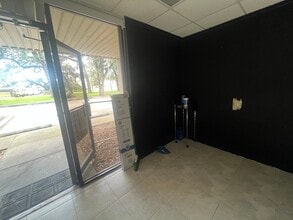 311-345 E Robertson St, Brandon, FL à louer Photo intérieure- Image 2 de 9