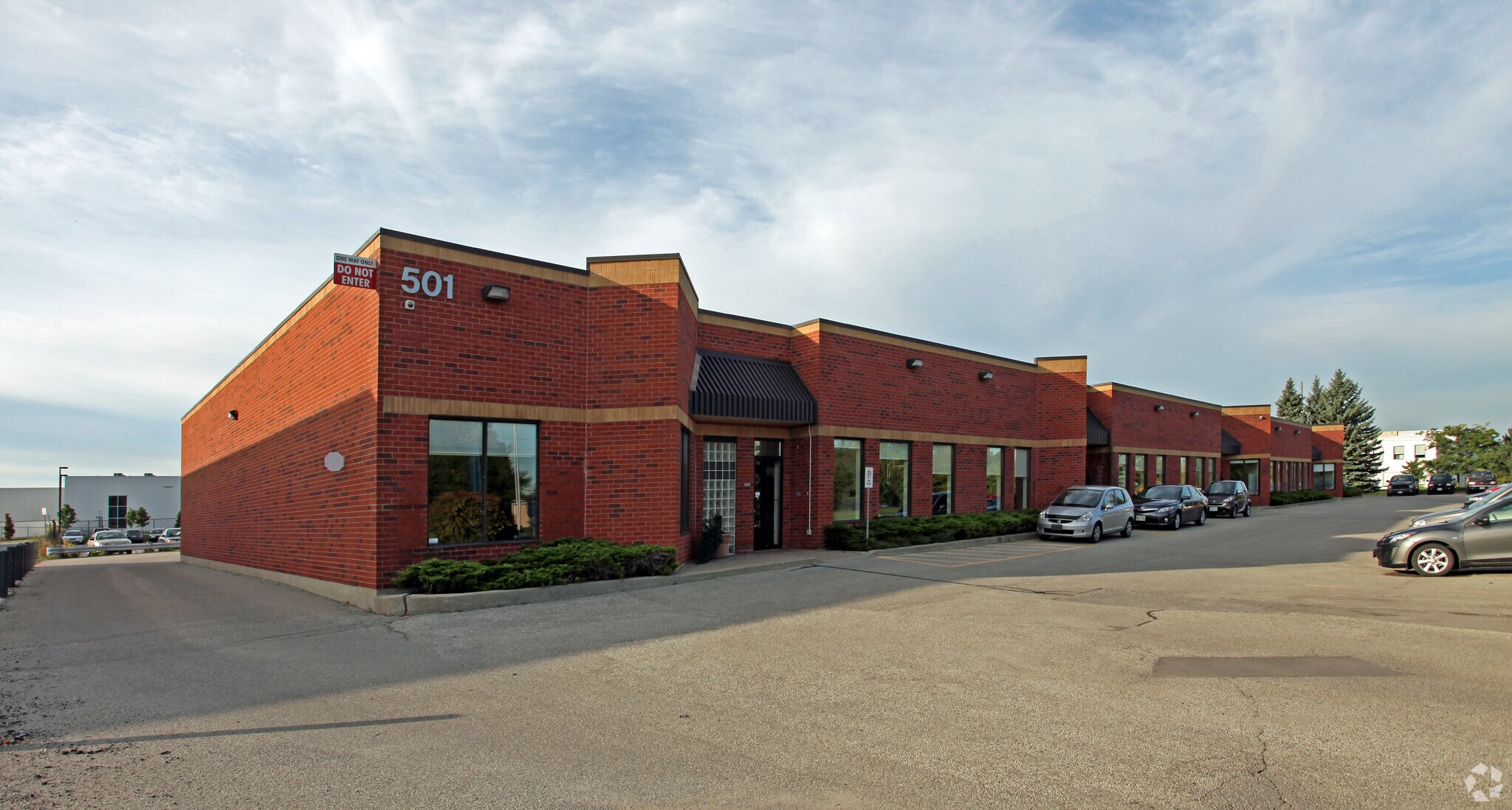 501 Clements Rd W, Ajax, ON à louer Photo principale- Image 1 de 4