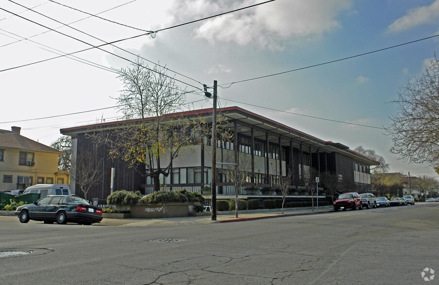 420 W Acacia St, Stockton, CA à louer - Photo du bâtiment - Image 3 de 4