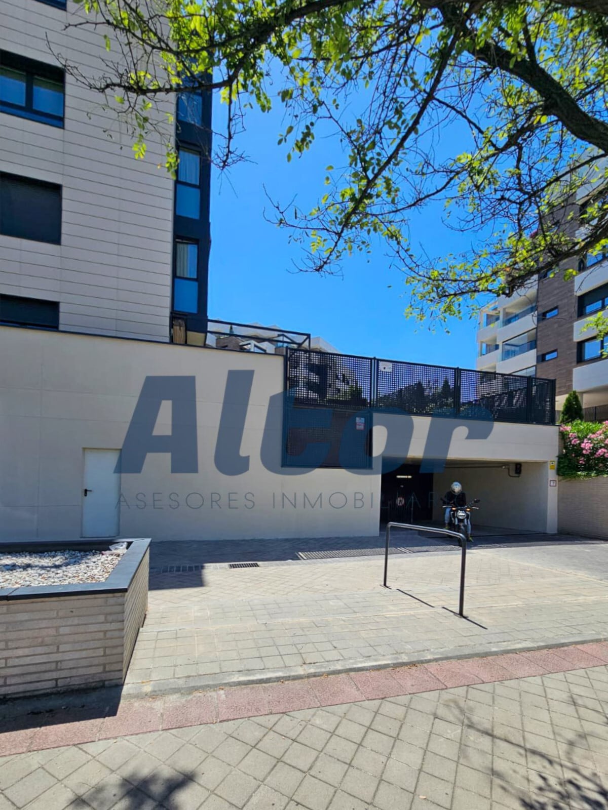 Retail in Madrid, Madrid for lease Building Photo- Image 1 of 12