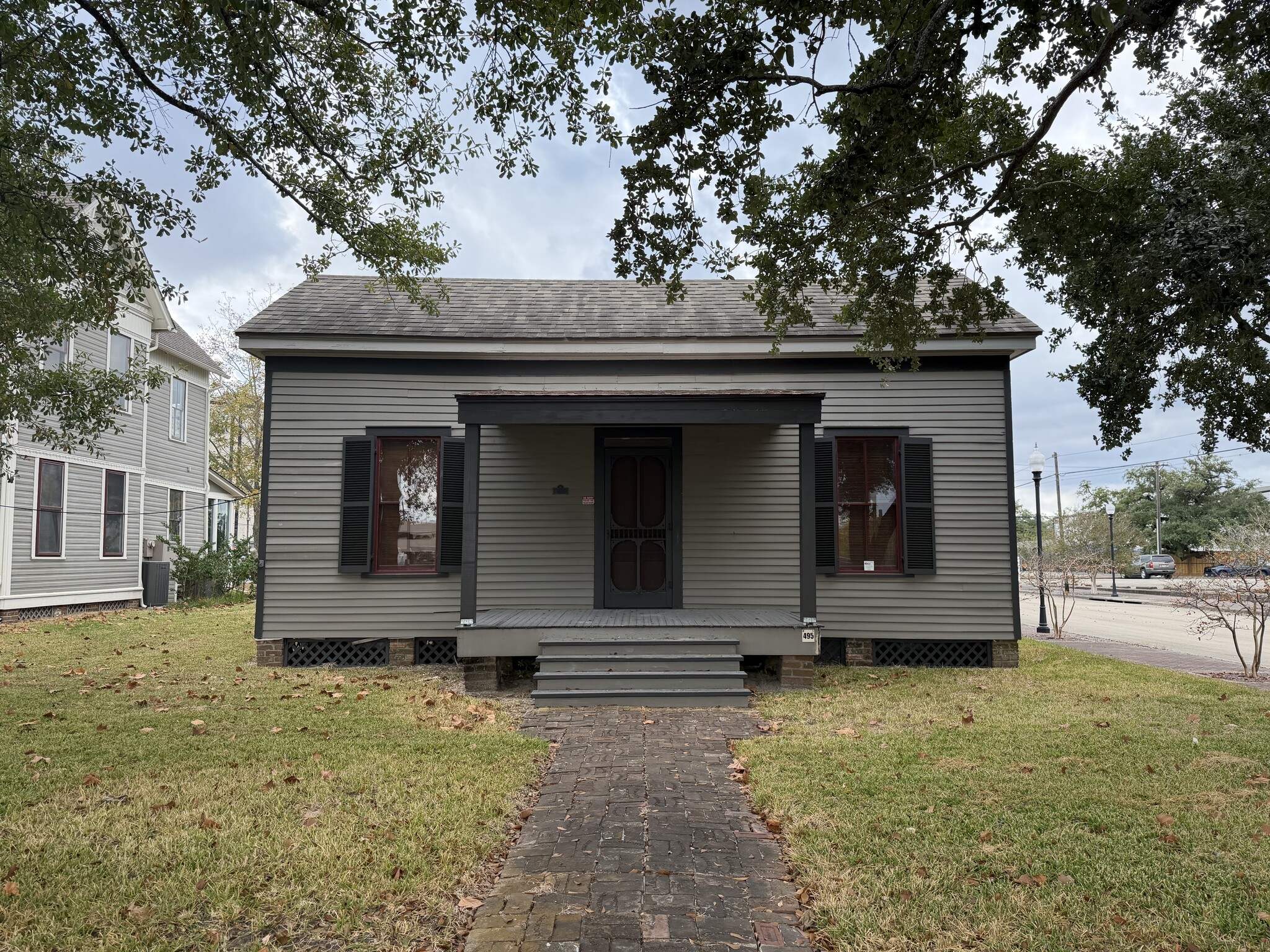 495 Pine St, Beaumont, TX for lease Building Photo- Image 1 of 4