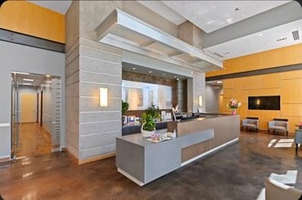 181 E Warm Springs Rd, Las Vegas, NV à louer Photo intérieure- Image 2 de 5