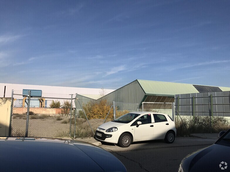 Terrain dans Coslada, Madrid à louer - Photo principale - Image 1 de 3