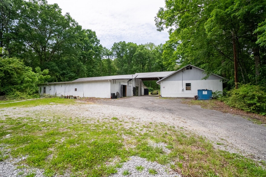 198 Adkisson Rd, Harriman, TN for sale - Primary Photo - Image 1 of 37