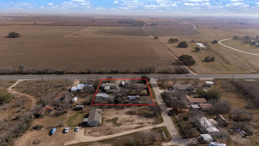 505 TX-173, Hondo, TX à vendre - Photo du bâtiment - Image 2 de 11
