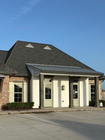1017 Apollo Rd, Scott, LA for lease - Primary Photo - Image 1 of 2