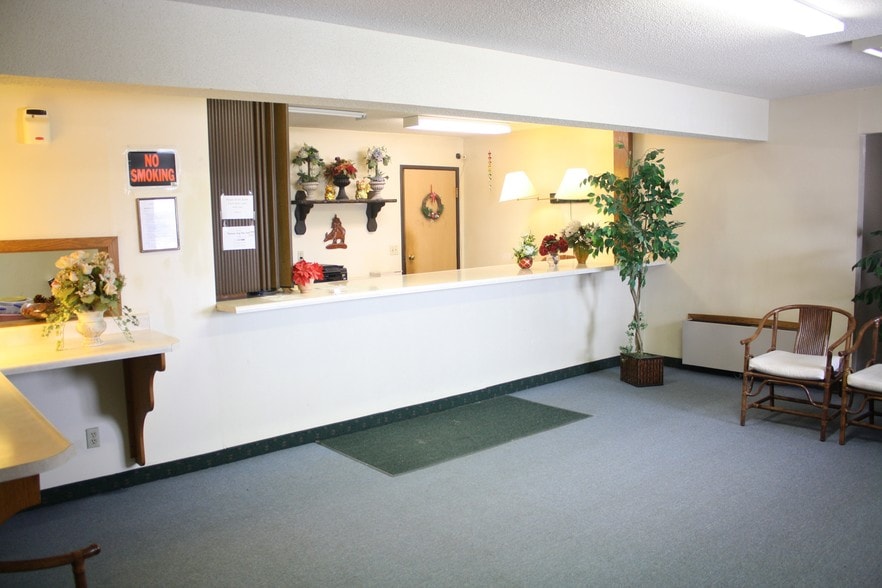 1109 2nd Ave, Sheldon, IA for sale - Building Photo - Image 3 of 6