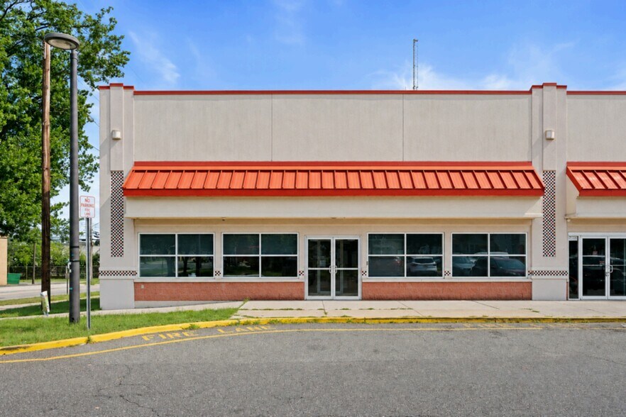 106 W Landis Ave, Vineland, NJ à louer - Photo du bâtiment - Image 2 de 10