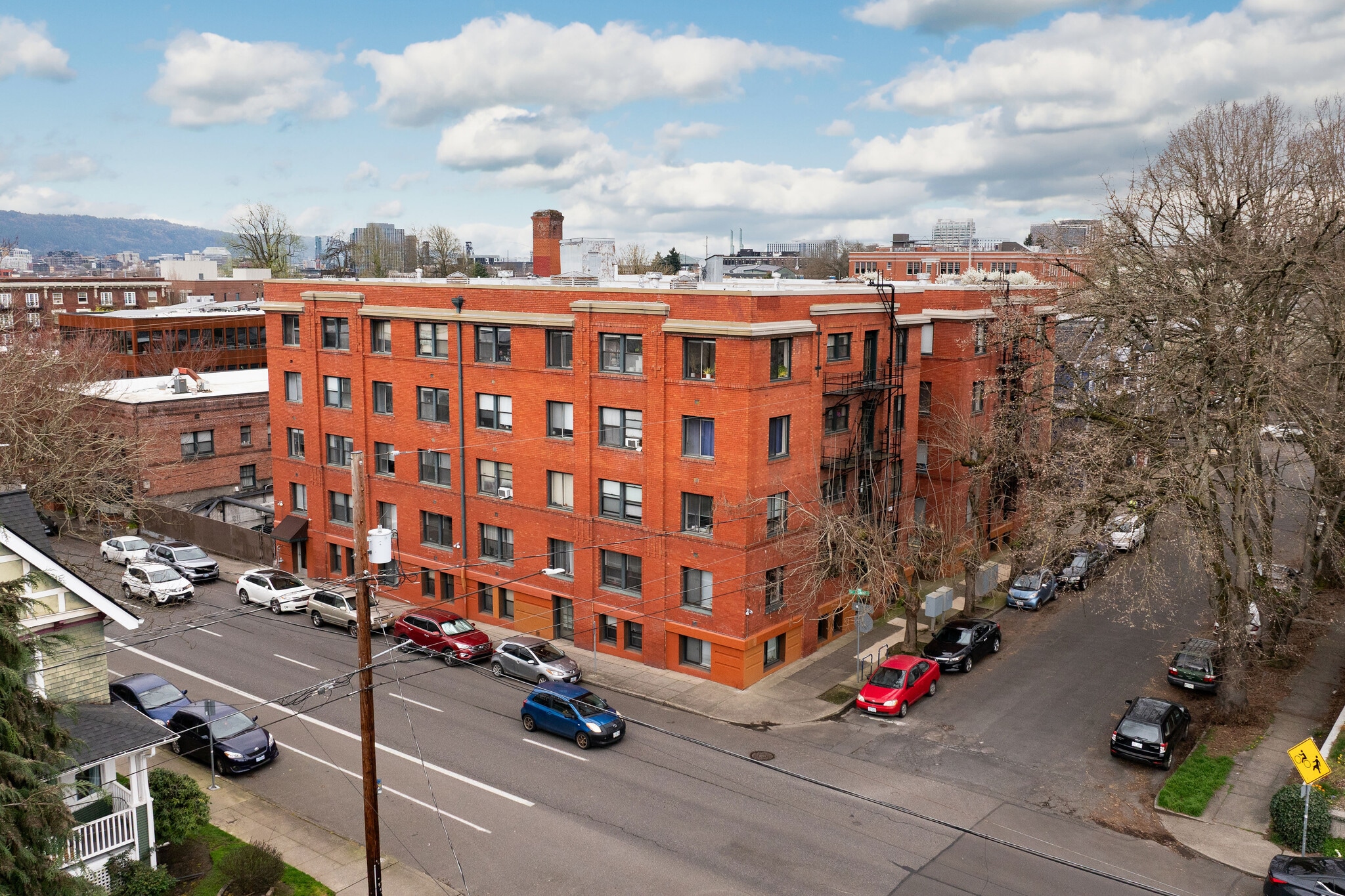 Wellesley Court & Annex Apartments portfolio of 2 properties for sale on LoopNet.ca Building Photo- Image 1 of 73