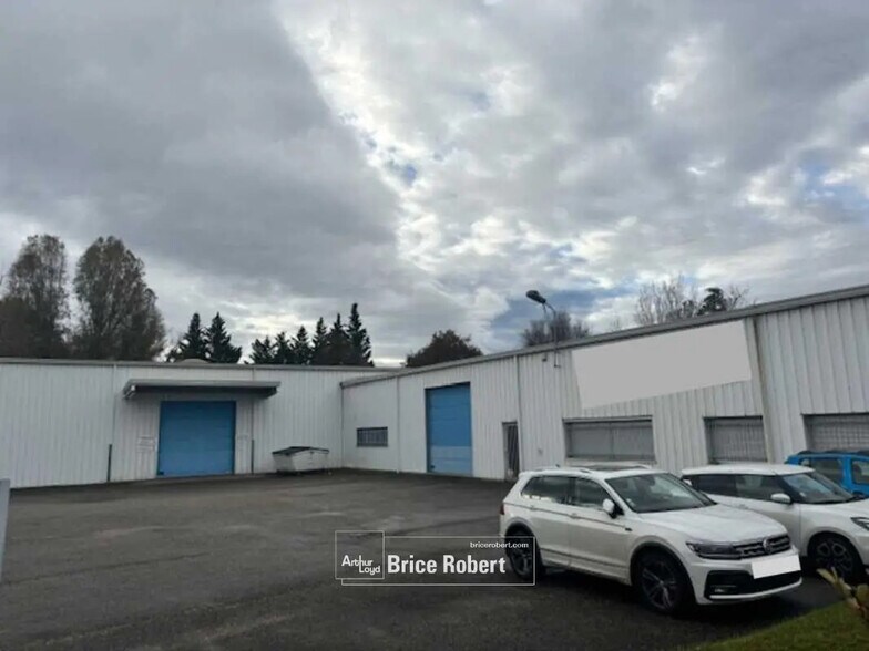 Local d'activités dans Saint-Symphorien-d'Ozon à vendre - Photo du bâtiment - Image 2 de 7