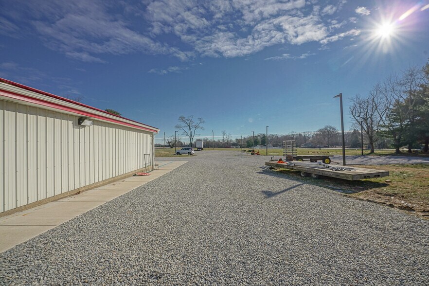 461 Three Bridge Rd, Newfield, NJ à vendre - Photo du bâtiment - Image 3 de 26