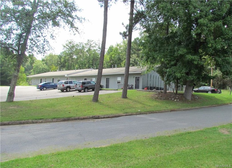 805 Georgia Dr, Tuskegee, AL à vendre - Photo int rieure - Image 1 de 15