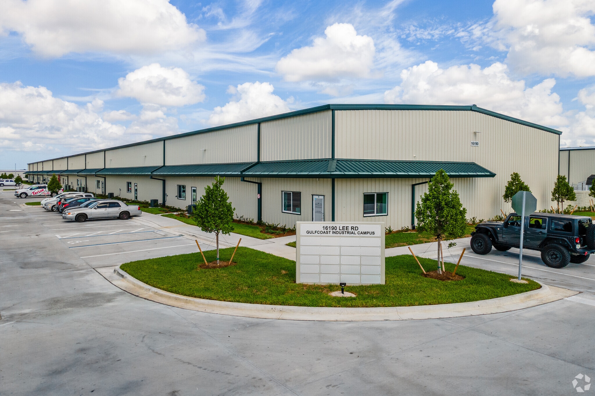 16190 Lee Rd, Fort Myers, FL for lease Primary Photo- Image 1 of 4