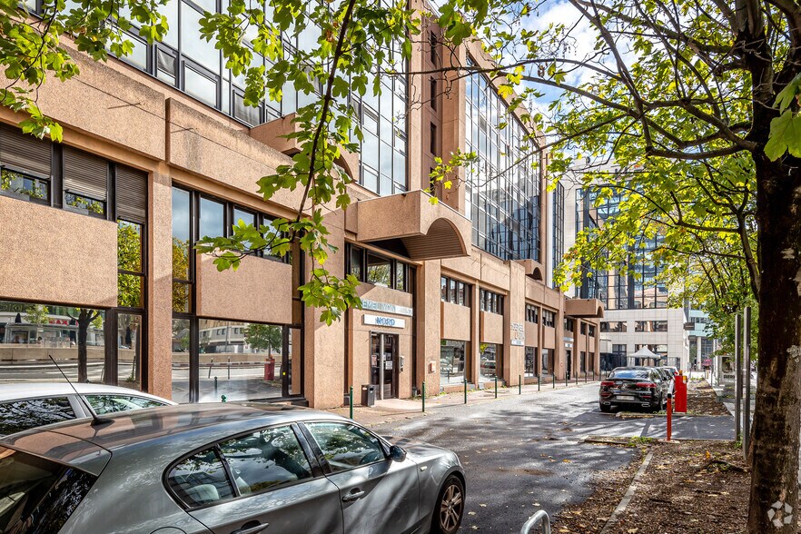 Bureau dans Lyon à louer - Photo du bâtiment - Image 2 de 4