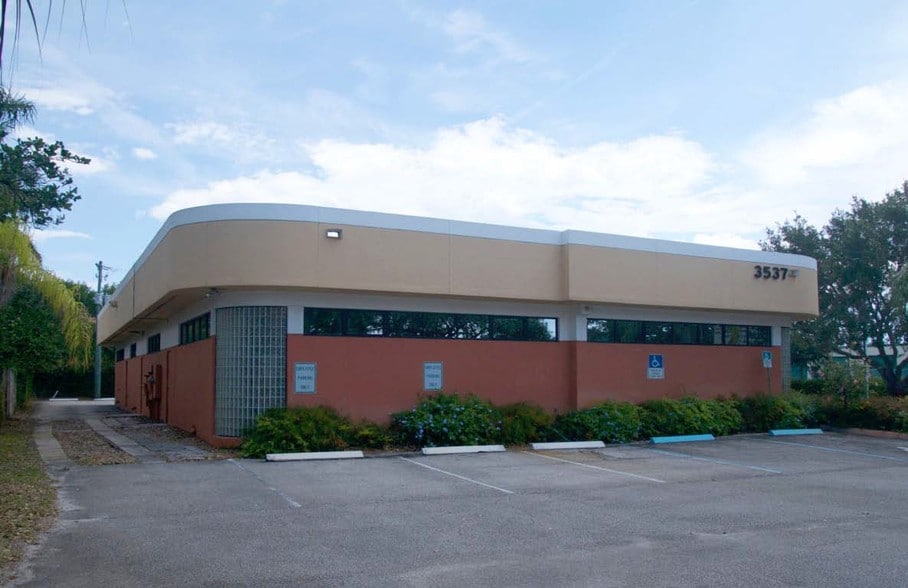 3537 Forest Hill Blvd, West Palm Beach, FL for lease - Building Photo - Image 2 of 101