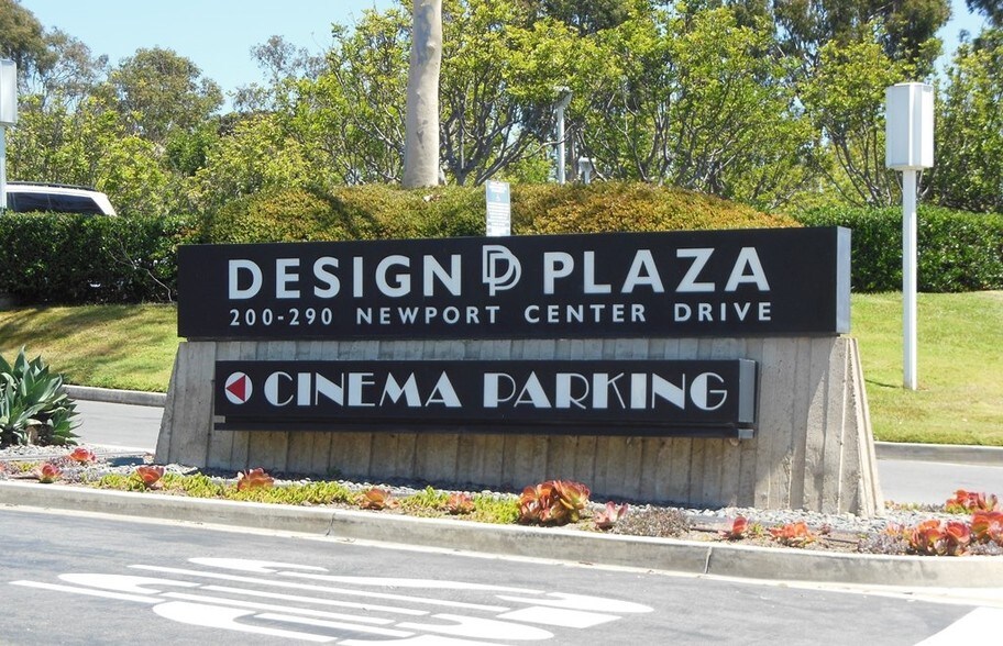 250 Newport Center Dr, Newport Beach, CA à louer - Photo du bâtiment - Image 3 de 13