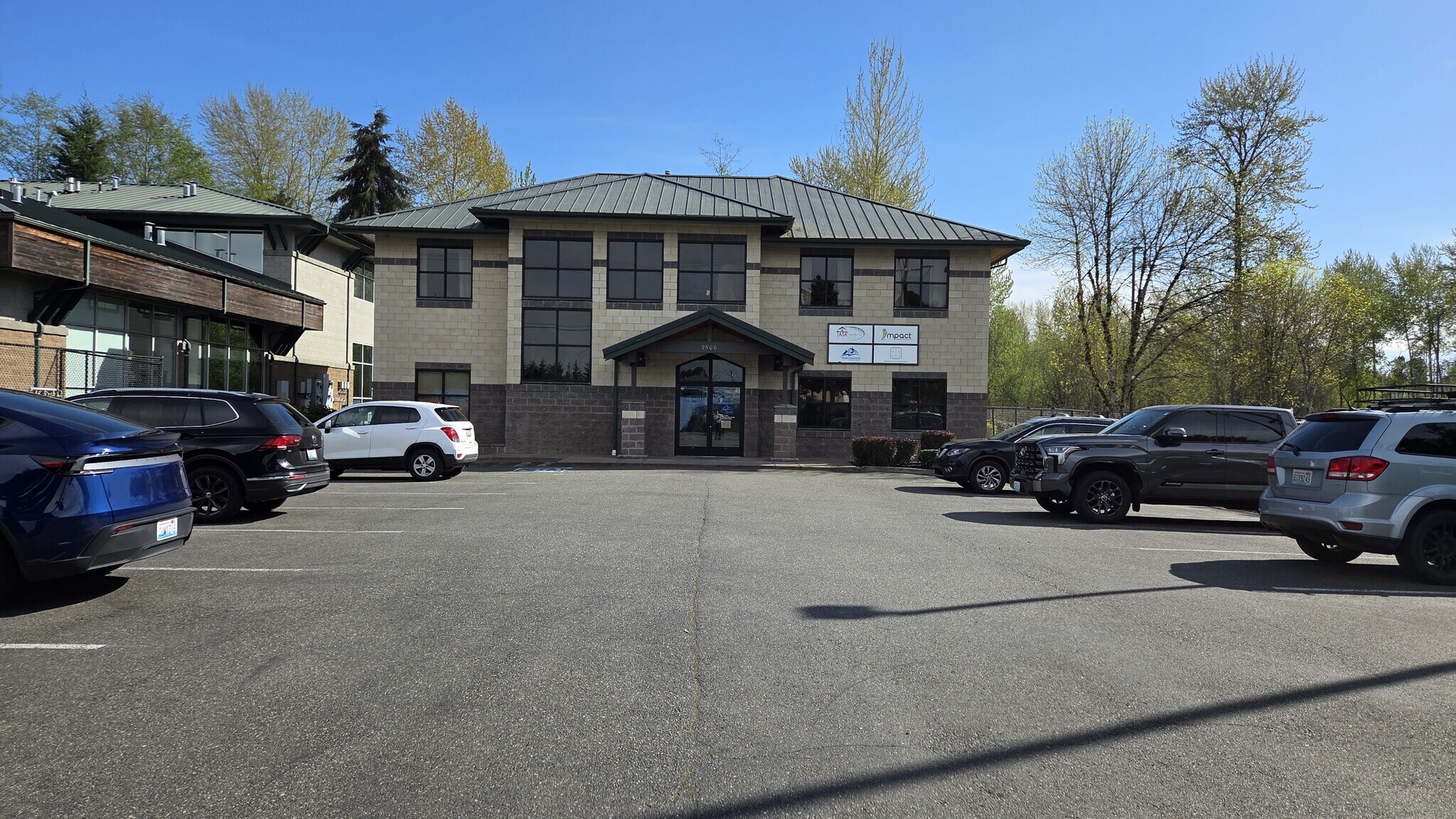 9506 4th St NE, Lake Stevens, WA for lease Primary Photo- Image 1 of 2