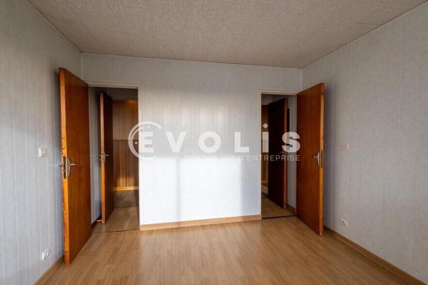 Office in Palaiseau for lease - Interior Photo - Image 3 of 7