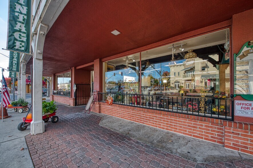 456 Clovis Ave, Clovis, CA à louer - Photo du bâtiment - Image 3 de 7