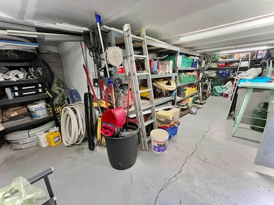 Industriel dans Nice à vendre Photo du bâtiment- Image 1 de 4