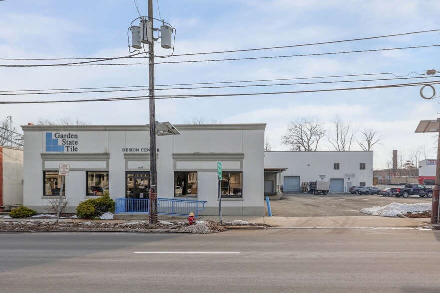 472 E Westfield Ave, Roselle Park, NJ à vendre - Photo du bâtiment - Image 3 de 30