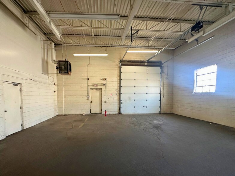 26674 Liberal St, Center Line, MI à vendre - Photo intérieure - Image 3 de 4