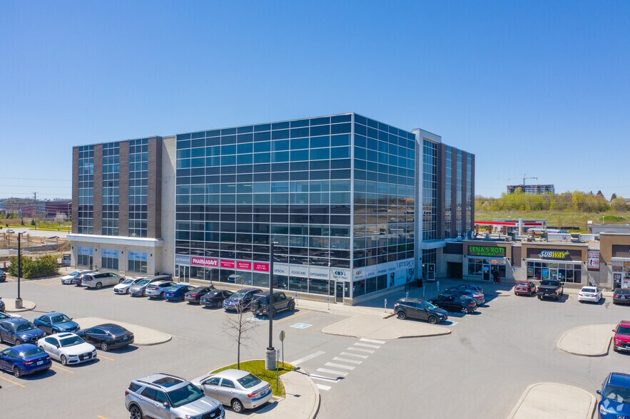 300 Rossland Rd E, Ajax, ON à louer - Photo du bâtiment - Image 2 de 10