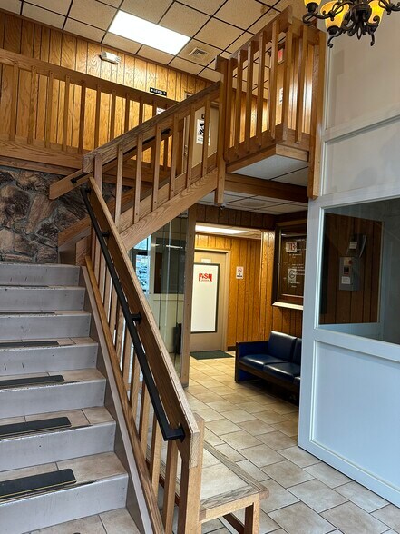 550 Park Ave, Freehold, NJ à louer - Hall d’entrée - Image 3 de 3