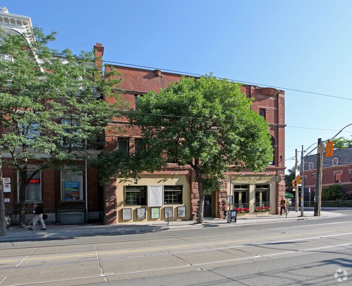 500 Queen St E, Toronto, ON à vendre - Photo du bâtiment - Image 2 de 2