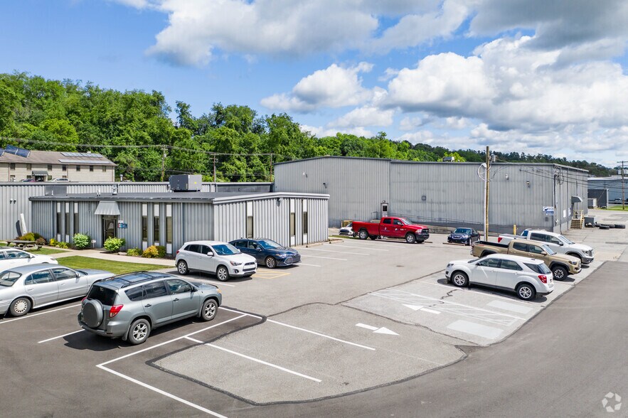 1901 Mayview Rd, Bridgeville, PA à louer - Photo du bâtiment - Image 3 de 14