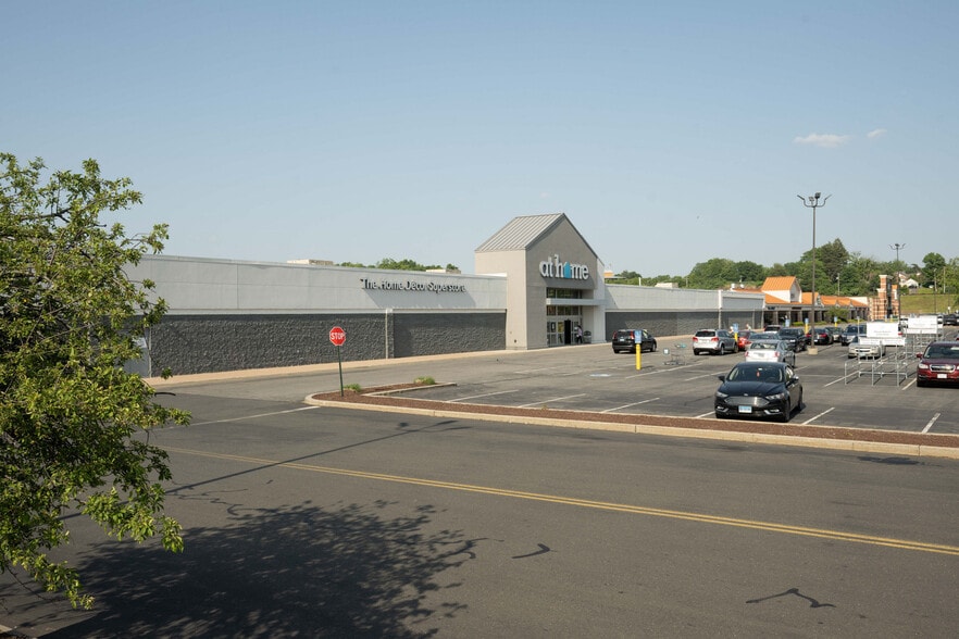 1125-1205 Tolland Tpke, Manchester, CT for lease - Building Photo - Image 3 of 19
