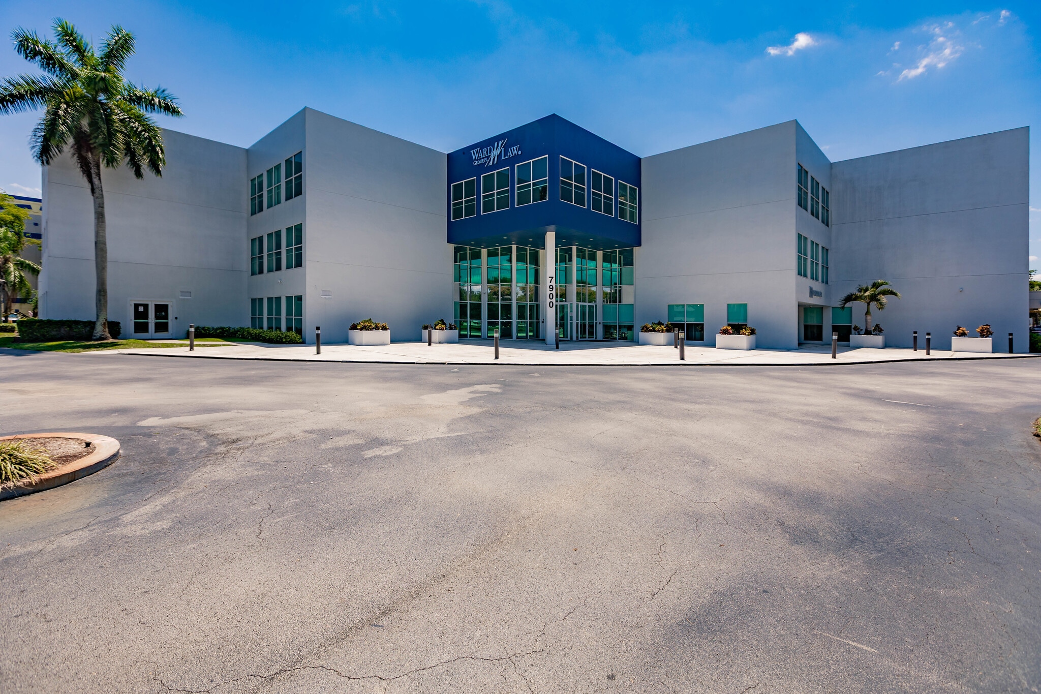 7900 NW 154th St, Miami Lakes, FL for lease Primary Photo- Image 1 of 14