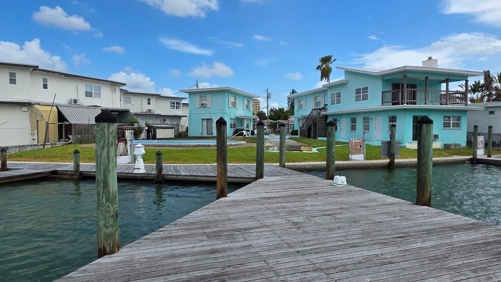 625 Bay Esplanade, Clearwater, FL for sale - Building Photo - Image 2 of 10