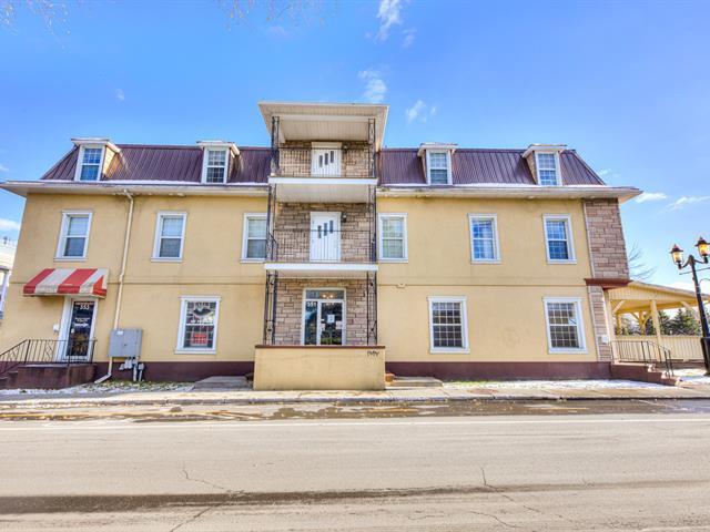 349-353 Rue De L'hôtel-De-Ville, Farnham, QC for sale Primary Photo- Image 1 of 11