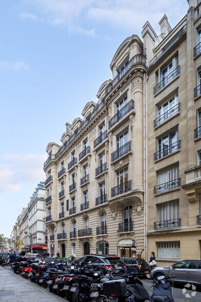1-3 Rue De Penthièvre, Paris à louer - Photo du bâtiment - Image 2 de 9