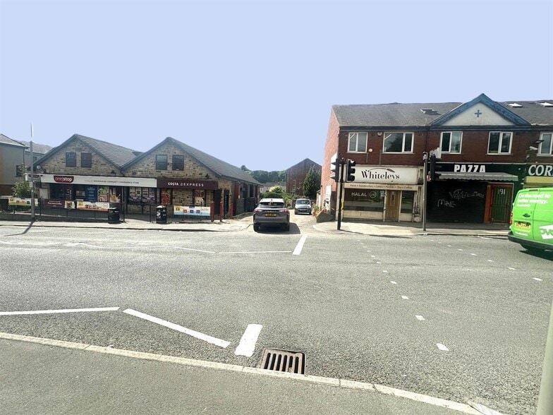 189 Woodhouse St, Leeds for lease - Building Photo - Image 3 of 9