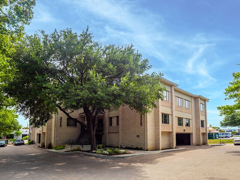 3215 Steck Ave, Austin, TX à louer Photo du bâtiment- Image 1 de 6