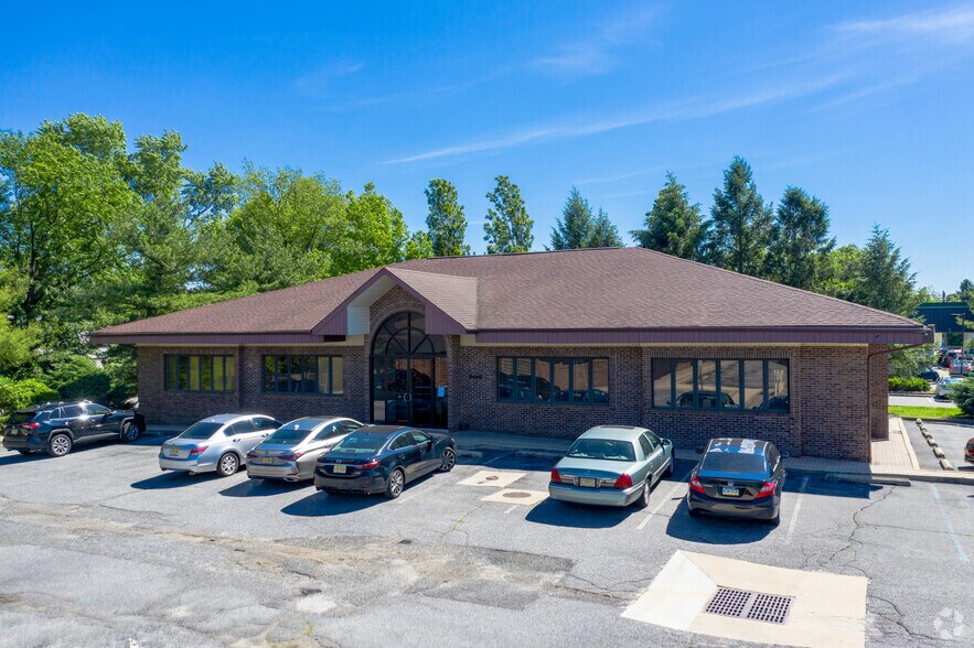 102 Browning Rd, Cherry Hill, NJ à vendre - Photo du bâtiment - Image 2 de 2