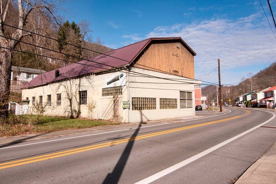 1002 Guyandotte Ave, Mullens, WV à vendre - Photo du bâtiment - Image 3 de 29