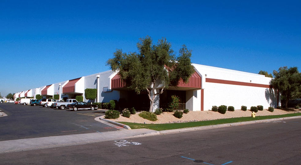 3801 E Roeser Rd, Phoenix, AZ à louer - Photo du bâtiment - Image 3 de 12