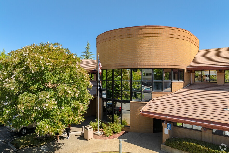 11985 Heritage Oak Pl, Auburn, CA for lease - Building Photo - Image 2 of 3