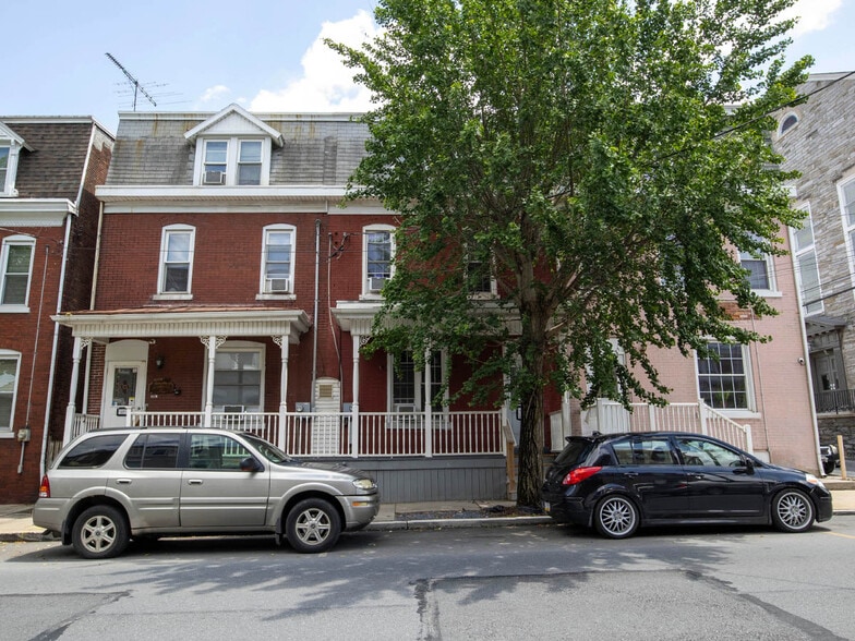 118-122 S 10th St, Lebanon, PA for sale - Building Photo - Image 1 of 23