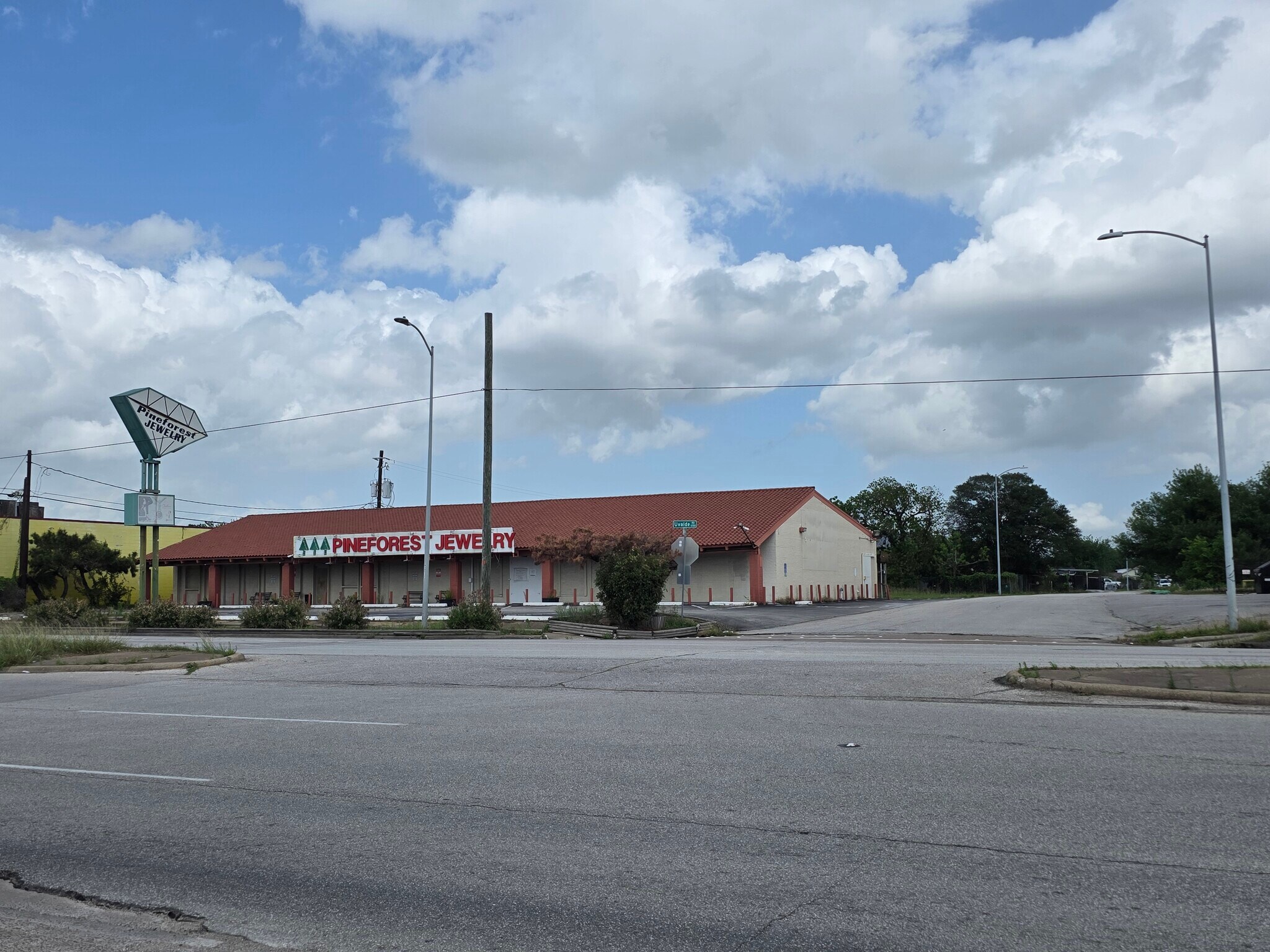 1141 Uvalde Rd, Houston, TX for sale Primary Photo- Image 1 of 11