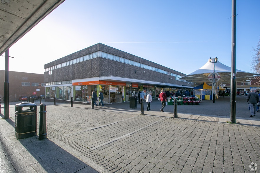 Market Pl, Tamworth for lease - Building Photo - Image 1 of 5